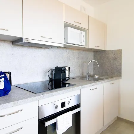 Select' - T3 Avec Vue Mer, Parking Et Piscine A Saint-clair Au Lavandou - 180sud-b11